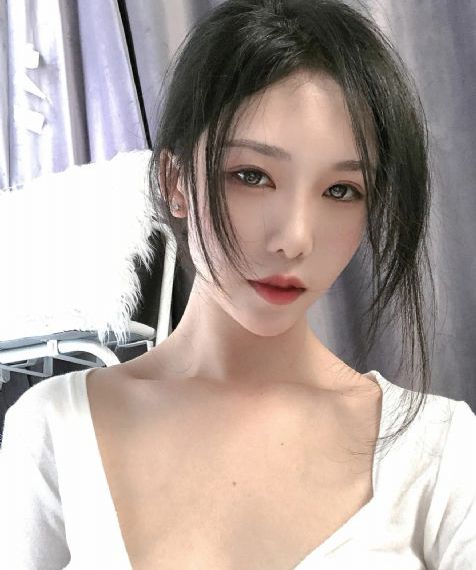 被老头摸全身挺进下身_4K迅雷电影在线