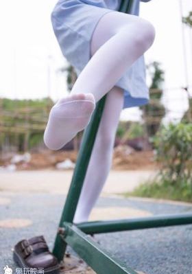老师下面很多水_午夜在线观看完整版