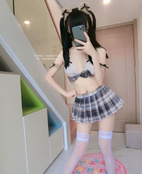 老女人三级全黄_1080手机在线看
