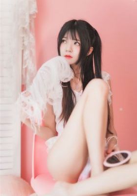 荫蒂被三个男人添下面_BD在线手机播放